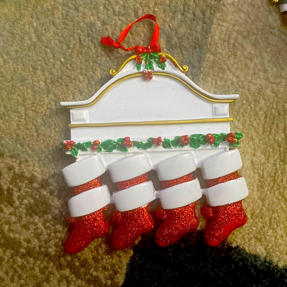 8 names customized ornaments